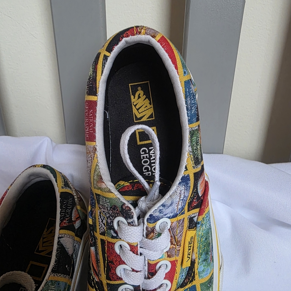 Vans X National Geographic Era Classic Covers Kids Canvas Sneakers In Size 2 - Picture 2 of 11